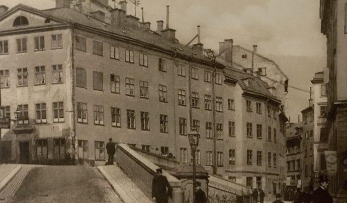 Foto:Köpmantorget, år 1900-1905.
Bilkälla: femsmahus.se